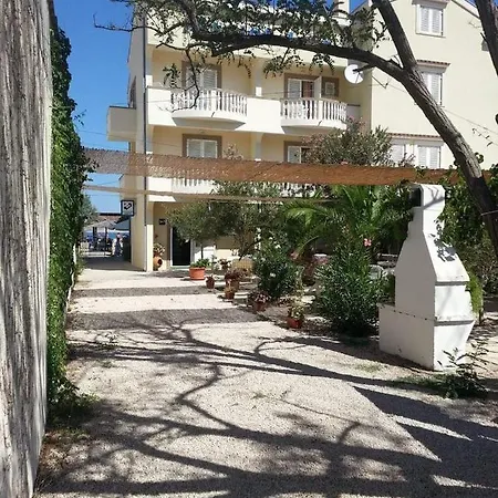 Gabriel Bed & Breakfast Pag Town